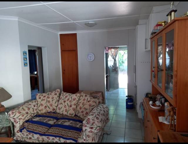3 BEDROOM HOUSE FOR SALE IN ASTON BAY